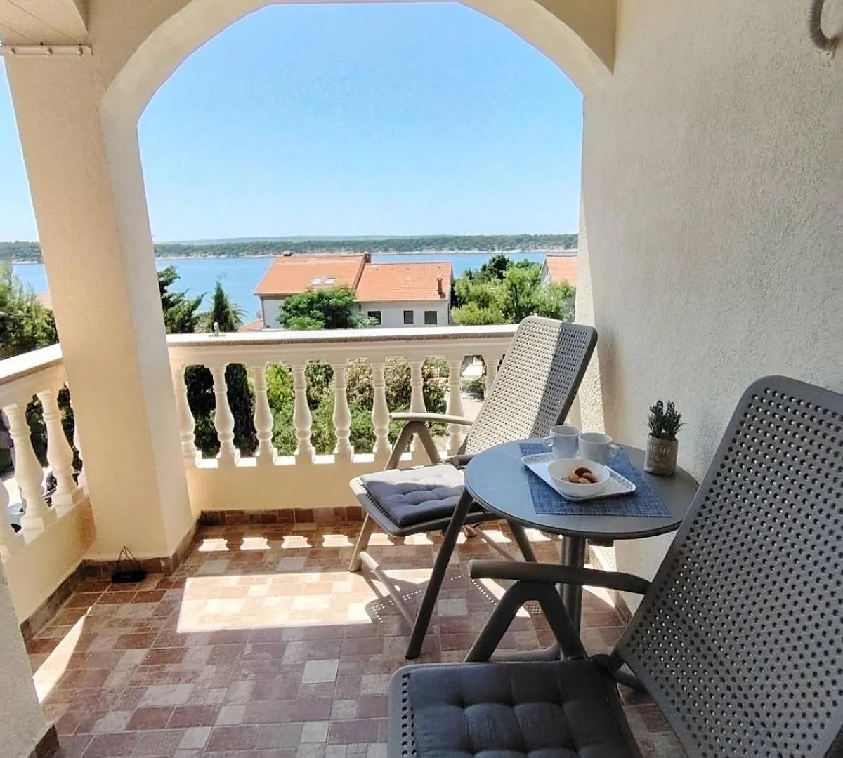 Apartment Studio Apartman Dolin Rab Town Croatia